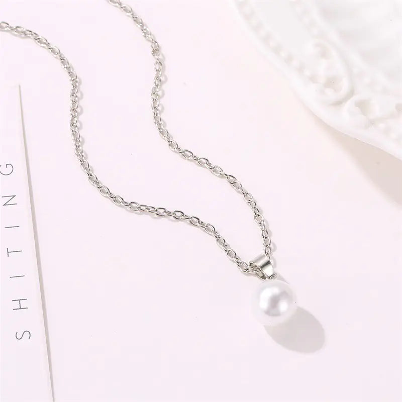 Pearl Women's Necklace with Beaded Pendant