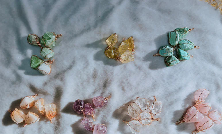 Natural Stone Pendant Necklace with Irregular Crystal